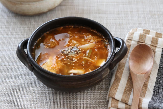 キムチと団子のスープ